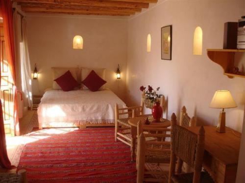 Jnane Tihihit Bed & Breakfast Lalla Takerkoust Ruang foto